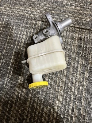 Jeep Cherokee Break Master Cyl 2015-2016 fabricante de equipos originales  Foto 1 de 4