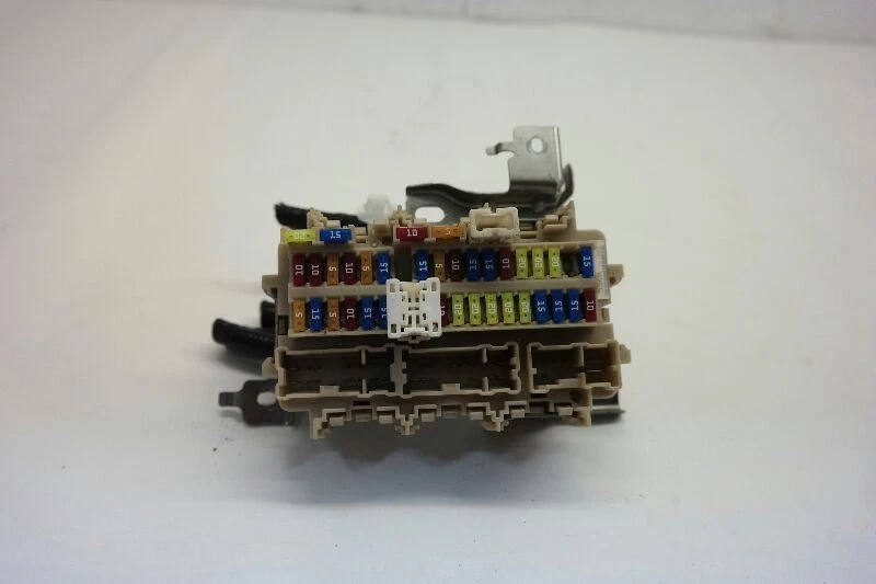 Nissan Pathfinder 2014 caja de fusibles interior  Foto 1 de 4