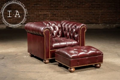 Винтажный стеганый кожаный стул Chesterfield и оттоманка бордовый - Изображение 1 из 4