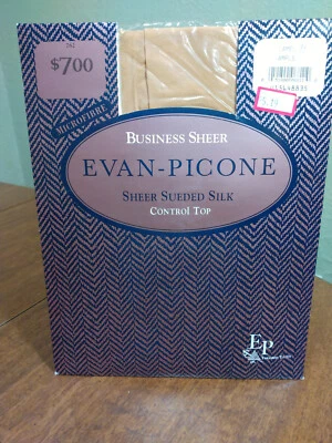 Pantimedias de control de seda de gamuza transparente de microfibra Evan Picone camel amplias nuevas de stock Foto 1 de 4