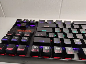 REDRAGON KUMARA K552-KR RAINBOW LED BACK-LIT WIRED MECHANICAL GAMING KEYBOARD - Picture 1 of 5