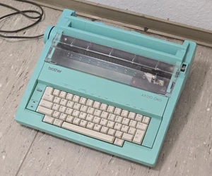 Brother AX 210 Öko Schreibmaschine Türkis - Bild 1 von 3