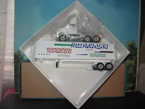 WINROSS 1/64 TEKNION BÜROMÖBEL TRAKTOR UND ANHÄNGER * - Bild 1 von 1