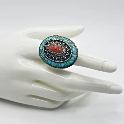 Anillo Vintage Tibetano Coral y Turquesa Incrustación Hecho a Mano Tribal Talla 6.75 Foto 1 de 4