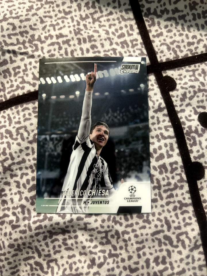 Topps 2022 Stadium Chrome Club Federico Chiesa Juventus Midfielder -  1 Card - Image 1 of 1