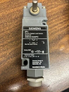* SIEMENS 3SE03-SA6PC / 3SE03SA6PC LIMIT SWITCH WITH 3SE03-DR1 OPERATING HEAD - Picture 1 of 3
