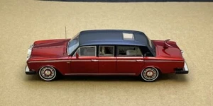 1/43 Rolls-Royce Silver Shadow II Limousine 1977 ( Red / / Black ) - Picture 1 of 13