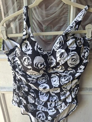 Traje de baño Anne Cole talla 16 negro blanco floral rosa 1 pieza sujetador inserción Foto 1 de 4