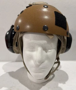 US Military Brown/Tan Flight Deck Crewman's Impact Resistant Helmet SIZE 7 - Bild 1 von 7