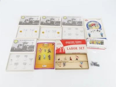 LOTE de pacotes de placas e figuras de cruzamento Royal, Preiser, MTH e outras escala 9 O - Imagem 1 de 4