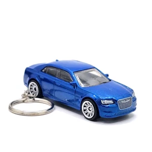 Raro Chrysler 300 2015 azul personalizado 🎁 GRAN llavero de regalo 🎁 Matchbox - Imagen 1 de 8