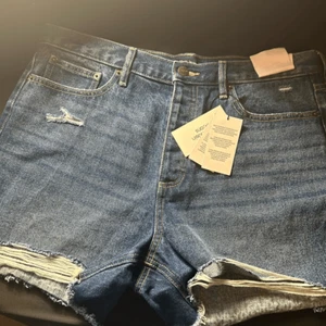 Calvin Klein High Rise Shorts - Bild 1 von 3