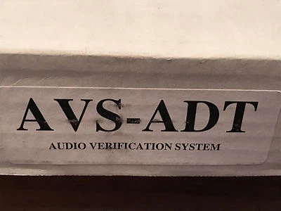 Sistema de verificación de audio Honeywell AVS-ADT unidad base con estación remota Foto 1 de 4