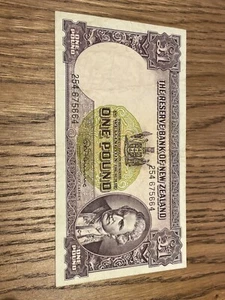 1940-1967 NEW ZEALAND ONE POUND BANKNOTE - Picture 1 of 2