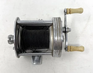 Vintage JC Higgins 3104 Model 470 Casting Fishing Reel - Picture 1 of 3