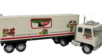 Vintage NYLINT Pressed Metal Keebler Brand GMC Truck and Trailer - Image 1 of 4