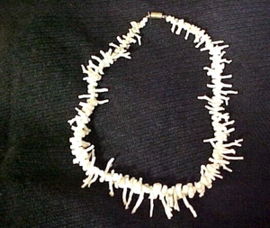 Vtg Natural Coral White Branch Graduated Strands Barrel Screw Necklace Pre-owned - Picture 1 of 7