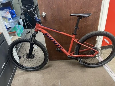 Giant Talon 2 (Red Clay) Size SMALL INV# 107627-1 RFV !!!!!!!PICK UP ONLY!!!!!!! - Image 1 of 4