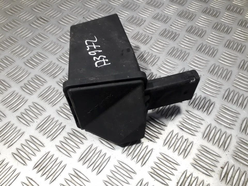 Resonador de admisión Ford Focus 2002 (cámara de escape de caja de aire) 98AB9F7 #491847-47 Foto 1 de 4