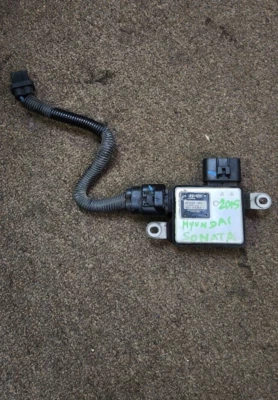 2015 Hyundai Sonata cooling fan control module OEM - Image 1 of 4