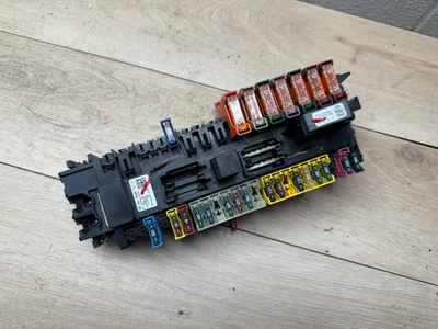 MERCEDES BENZ GLS GL ML W166 13-19 BLOQUE CAJA DE CONEXIONES RELÉ FUSIBLES Foto 1 de 3