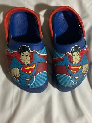 Niños 817- Superman Crocs Talla C11 Foto 1 de 4