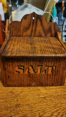 19th C. PRIMITIVE SALT BOX WOOD HINGED LID VICTORIAN ERA HANGING SIT ANTIQUE - Image 1 of 4