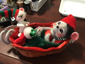 Rare 2017 Annalee Christmas mouse resting in a basket - Picture 1 of 1