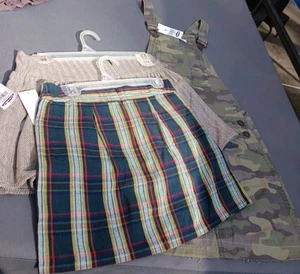 Antigua serie de tres faldas y falda azul marino para niñas talla 10 - Imagen 1 de 12