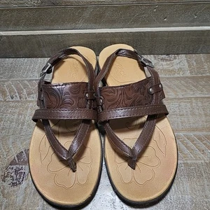 BOC Embossed Thong Sandal Women's Size 8 M Brown faux leather strappy comfort - Picture 1 of 11