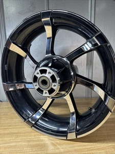 Harley-Davidson Agitator Rear Wheel 18x5 Chrome and Black 09-Later 40225-10 - Bild 1 von 15
