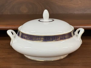 Royal Doulton ROCHELLE Cobalt Blue &Gold Bone China Round Covered Vegetable Bowl - Picture 1 of 7