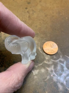 Swarovski Crystal Mat-Finish Elephant 1/2 drill - Picture 1 of 6