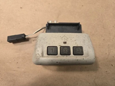 Land Rover Discovery 2 Home Link Garage Door Transmitter OEM 082V94800 - Image 1 of 4