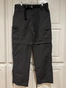 Pantaloni corti The North Face con zip neri cargo e cintura nylon taglia med - Foto 1 di 11
