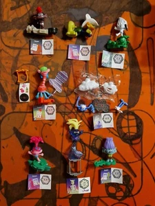 TROLLS WORLD TOUR 2020 Kinder Sureprice COMPLETE SET 8 FIGURES + PAPERS - Picture 1 of 4