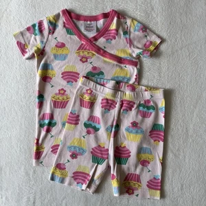 Hanna Andersson Short Sleeve Shorts Pajama Set Girls Size 8 130 Pink Cupcake - Picture 1 of 9