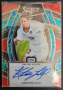 Kristine Lilly 2023-24 Panini Select FIFA Peacock Prizm Auto #SS-KL UWNT - Imagen 1 de 2