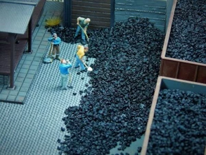 H0 1:87 Kohle Steinkohle grob schwarz und glänzend Ladegut Juweela 20g oder 60g - Picture 1 of 4