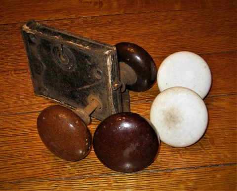 Vintage RH Co Door Lock and 5 Porcelain Door Knobs Cover