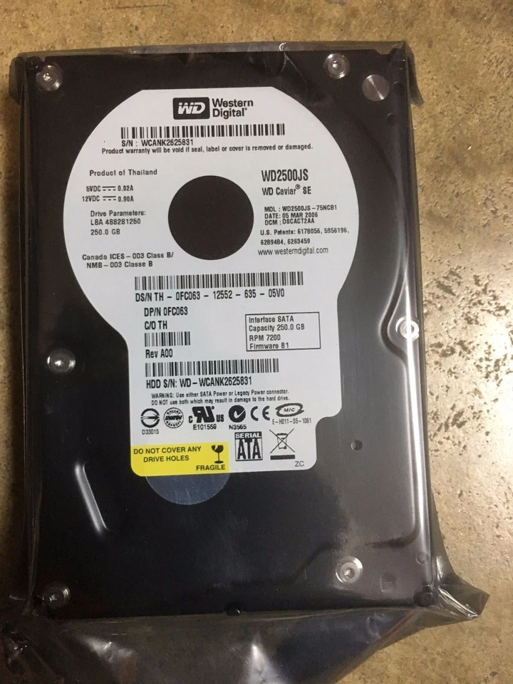 New Dell FC063 WD250JS-75NCB1  250GB SATA  Internal Hard Drive  - Image 1 of 1