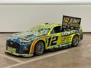 2023 Ryan Blaney Menards 1x NASCAR Champion Champ Flag Display 1:24 NO CAR - Bild 1 von 4