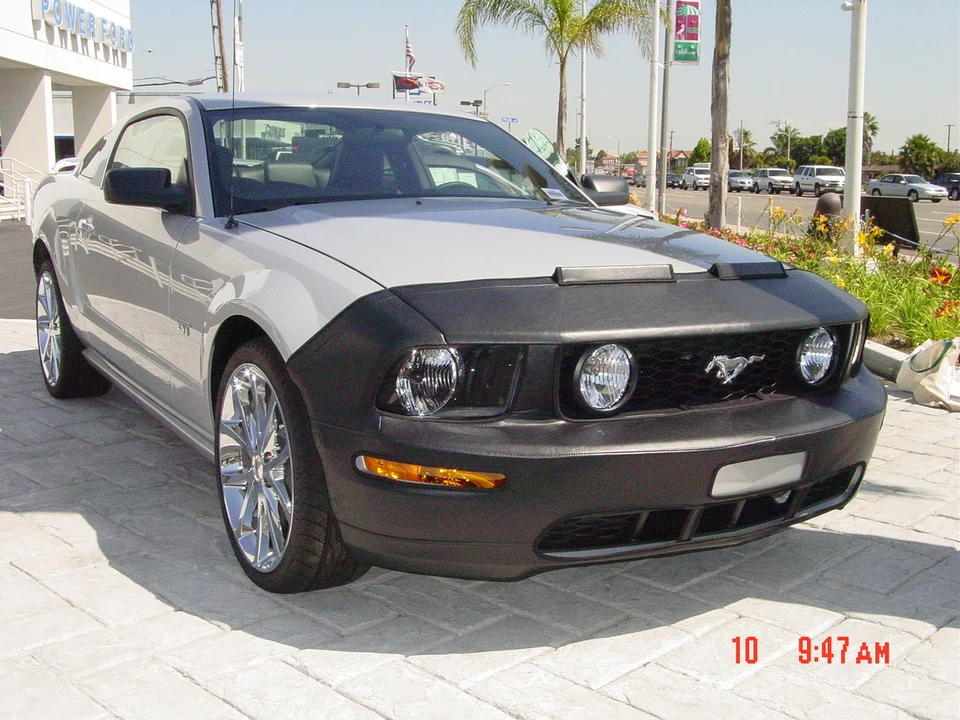 Colgan Front End Mask Bra 2pc. Fits Ford Mustang GT Only 2005-2009 W/Lic.Plate - Image 1 of 1