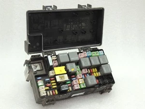 OEM Chrysler Grand Voyager 2.8CRDi V Sicherungskasten R4692302AE - Bild 1 von 10