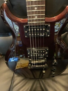 black cherry hamer good condition 6 string 2-humbuckers v-t-t and 3 way switch - Picture 1 of 4