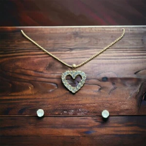 Conjunto de regalo vintage Avon especial brillante collar corazón pendientes 1986 - Imagen 1 de 8