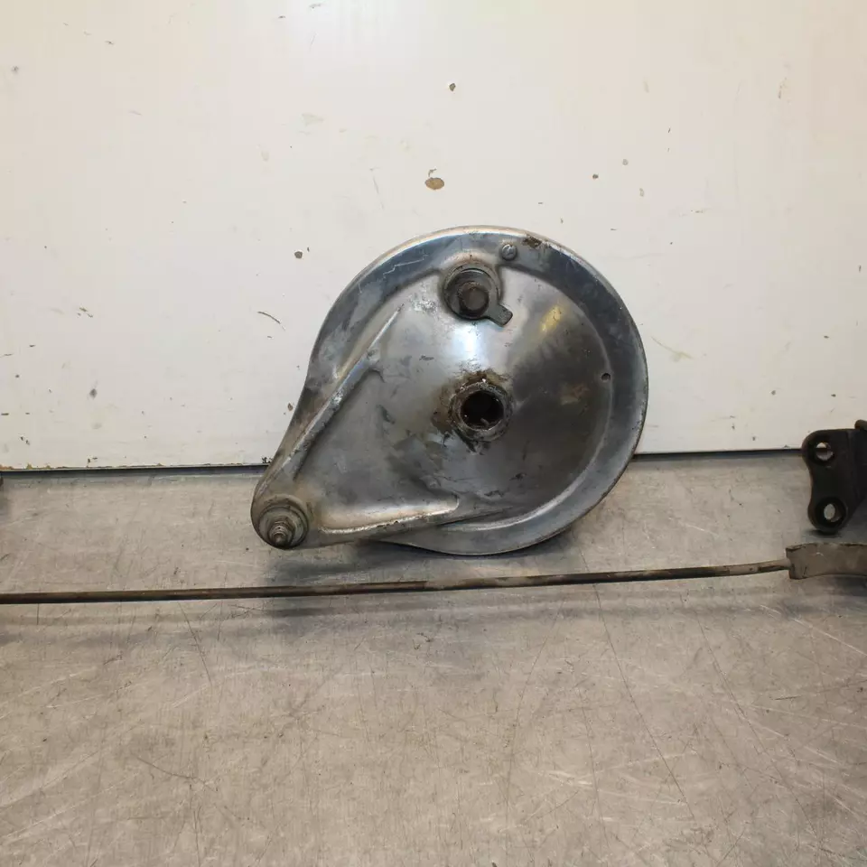 Honda Shadow 500 VT500C 1985 pinza de freno trasera con soporte de montaje BB615 Foto 1 de 4