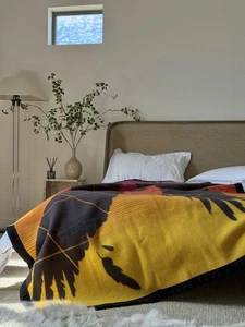 8. Generation Two Spirit Wolldecke (59 x 78 Zoll) - Bild 1 von 6