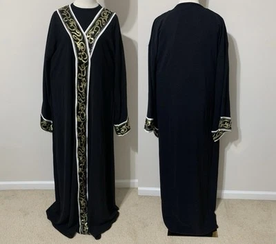 VESTIDO ABAYA ÁRABE TRADICIONAL LETRAS ÁRABES NEGRAS Y DORADAS (¡no se puede abrir!) Foto 1 de 4