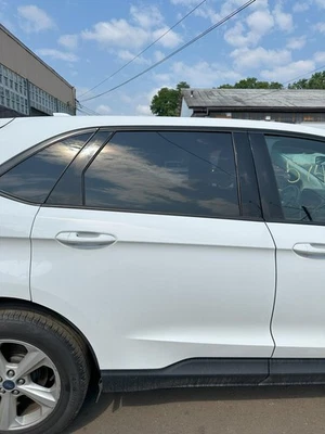 Used Rear Right Door Assembly Rear Side fits: 2018 Ford Edge black textured lowe Foto 1 de 4
